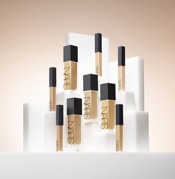 NARS Natural Radiant Longwear Foundation & Radiant Creamy Concealer Stylized Medium Image